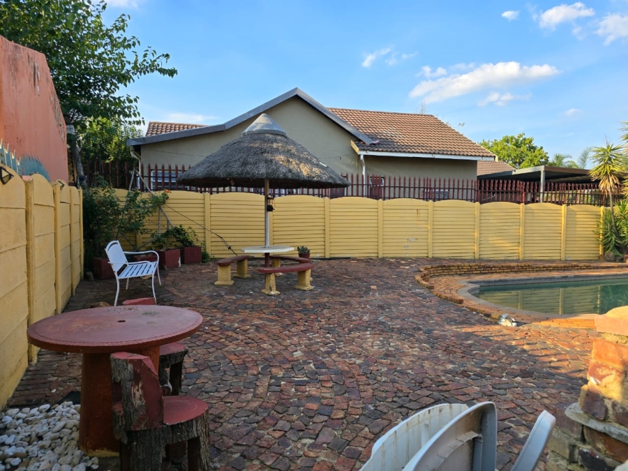 To Let 3 Bedroom Property for Rent in Marlands Gauteng