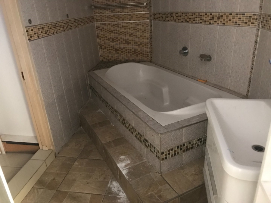 4 Bedroom Property for Sale in Kagiso Gauteng