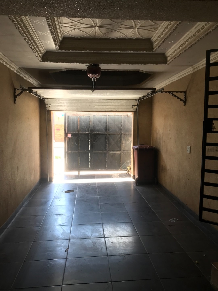 4 Bedroom Property for Sale in Kagiso Gauteng