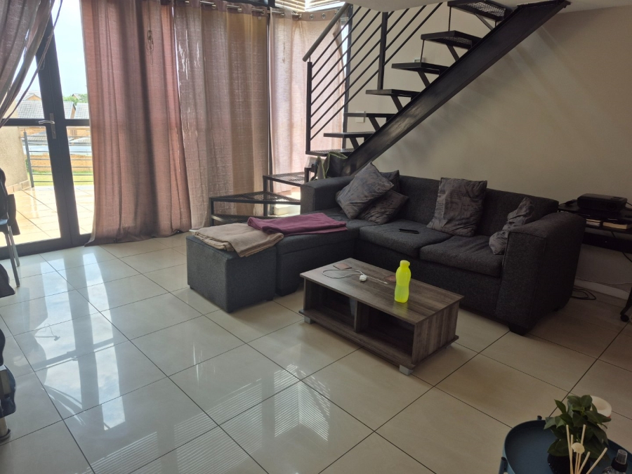 1 Bedroom Property for Sale in Rooihuiskraal North Gauteng