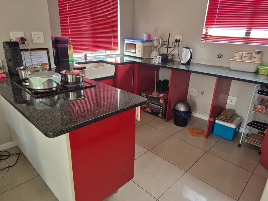 1 Bedroom Property for Sale in Rooihuiskraal North Gauteng