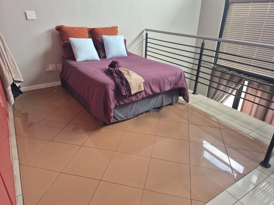 1 Bedroom Property for Sale in Rooihuiskraal North Gauteng