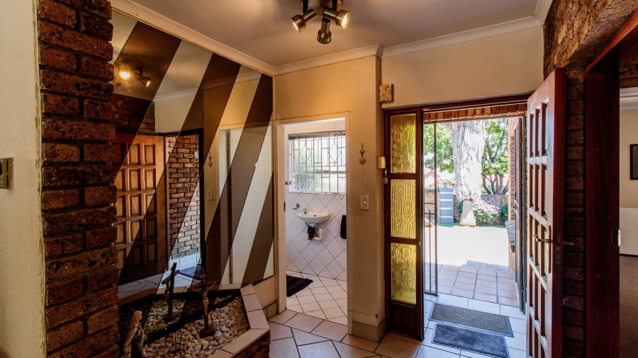 4 Bedroom Property for Sale in Mulbarton Gauteng
