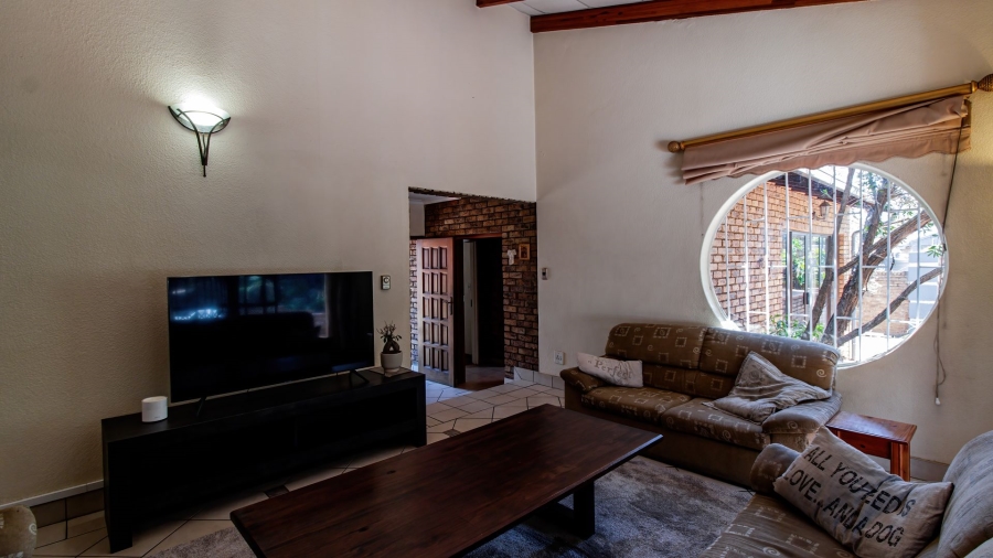 4 Bedroom Property for Sale in Mulbarton Gauteng