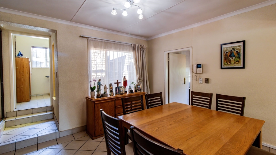 4 Bedroom Property for Sale in Mulbarton Gauteng