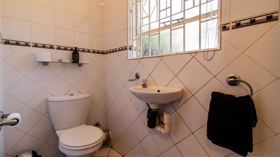 4 Bedroom Property for Sale in Mulbarton Gauteng