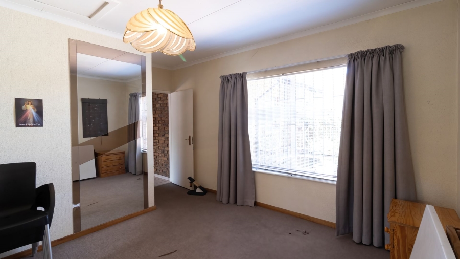 4 Bedroom Property for Sale in Mulbarton Gauteng