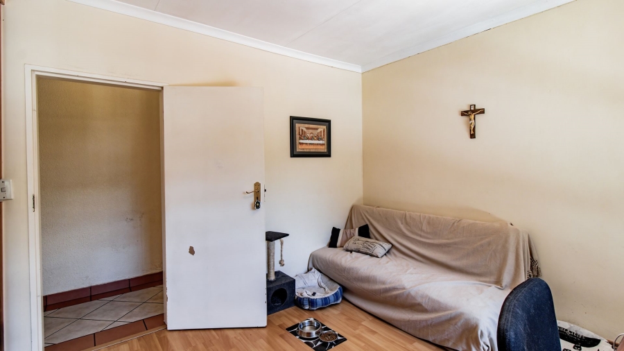 4 Bedroom Property for Sale in Mulbarton Gauteng