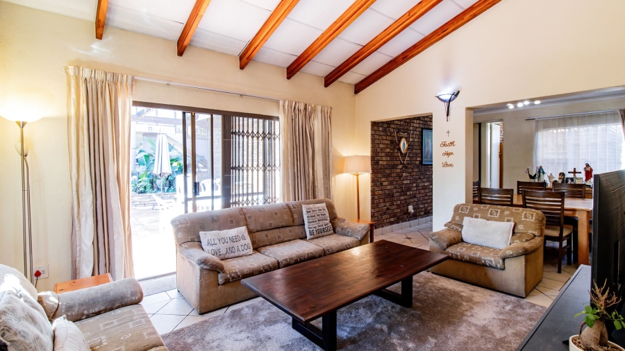 4 Bedroom Property for Sale in Mulbarton Gauteng