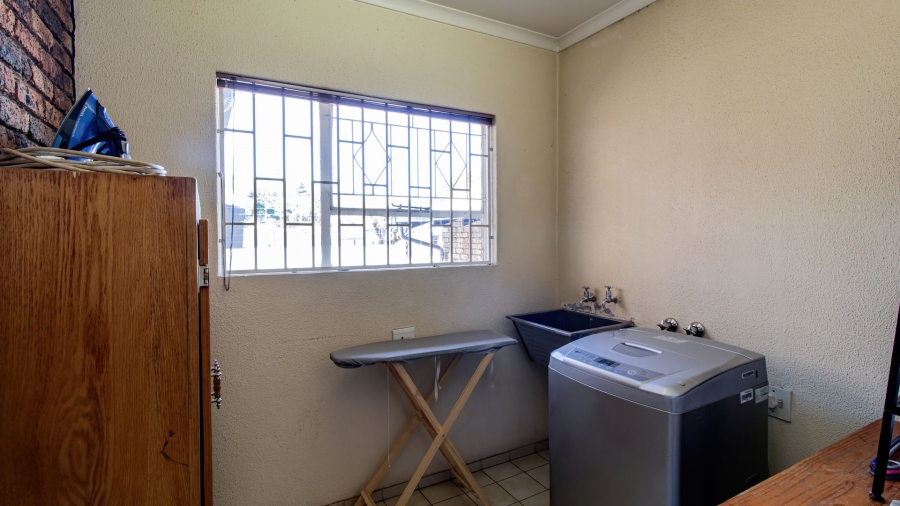 4 Bedroom Property for Sale in Mulbarton Gauteng
