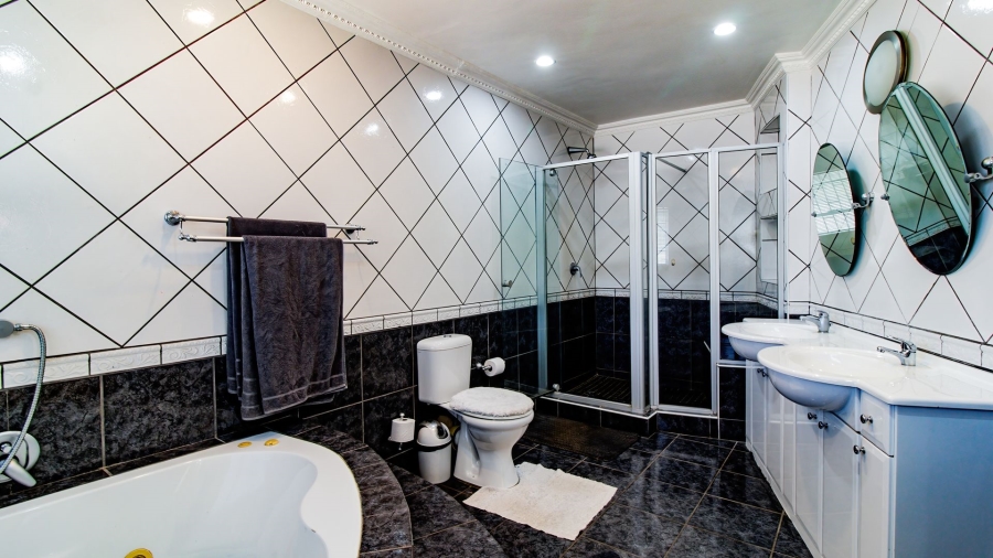 4 Bedroom Property for Sale in Mulbarton Gauteng