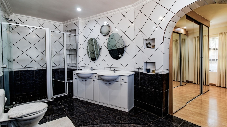 4 Bedroom Property for Sale in Mulbarton Gauteng