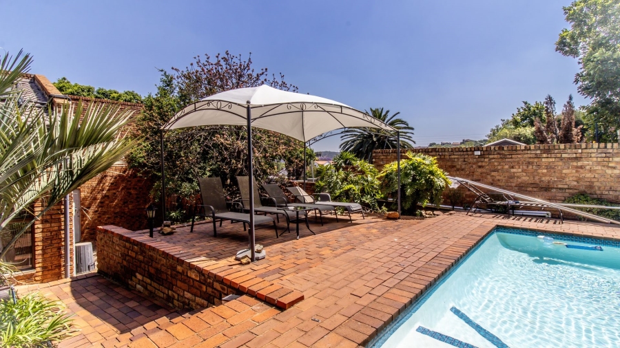 4 Bedroom Property for Sale in Mulbarton Gauteng