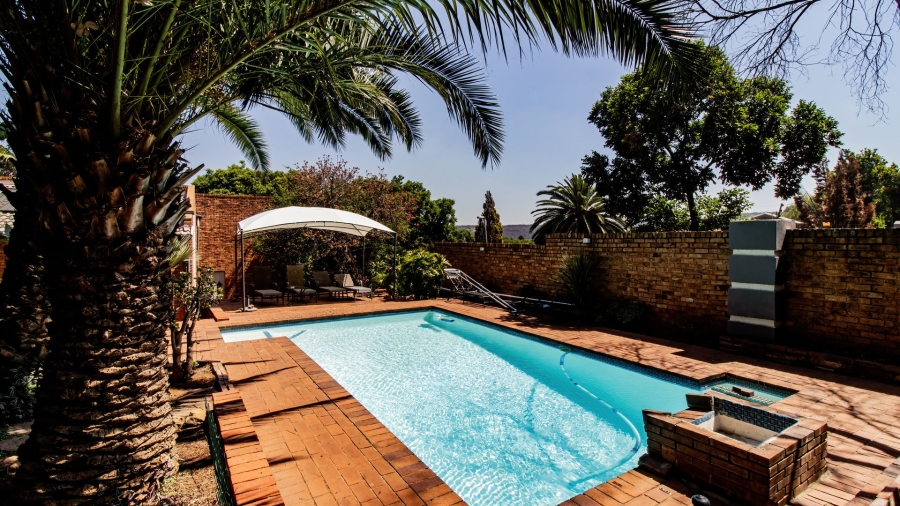 4 Bedroom Property for Sale in Mulbarton Gauteng