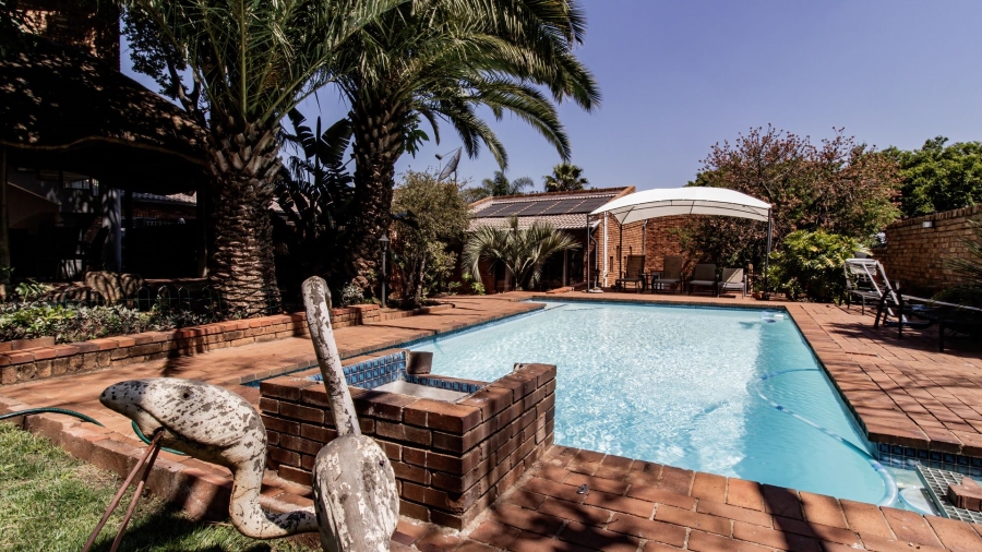 4 Bedroom Property for Sale in Mulbarton Gauteng