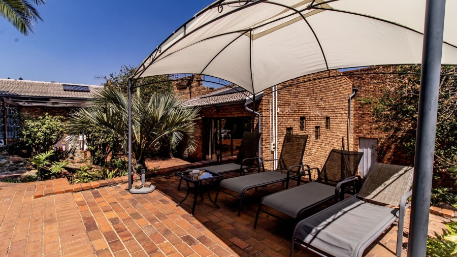 4 Bedroom Property for Sale in Mulbarton Gauteng