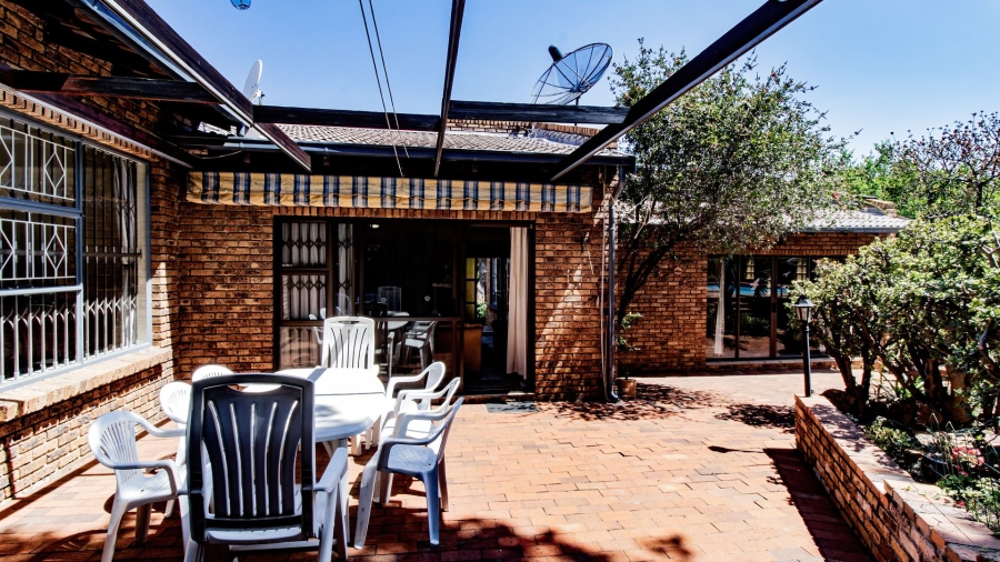 4 Bedroom Property for Sale in Mulbarton Gauteng