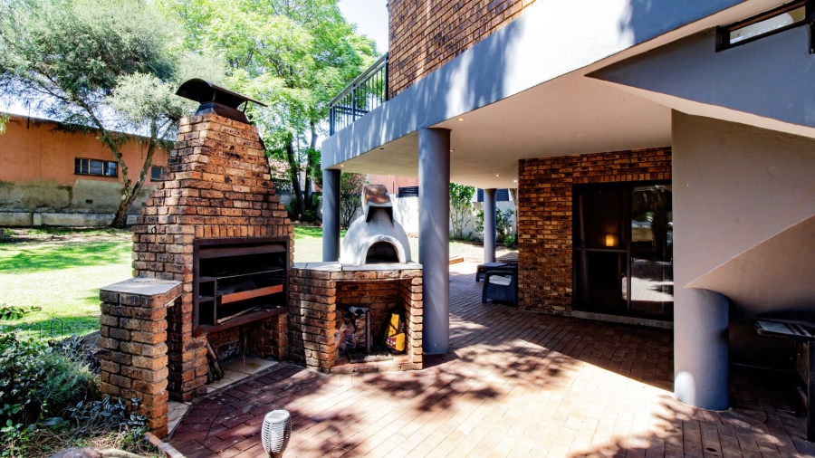 4 Bedroom Property for Sale in Mulbarton Gauteng