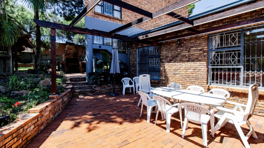 4 Bedroom Property for Sale in Mulbarton Gauteng