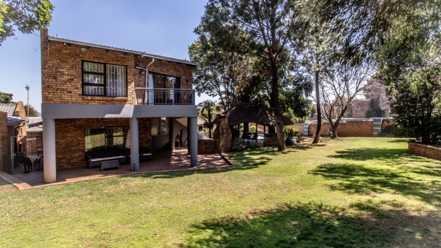 4 Bedroom Property for Sale in Mulbarton Gauteng