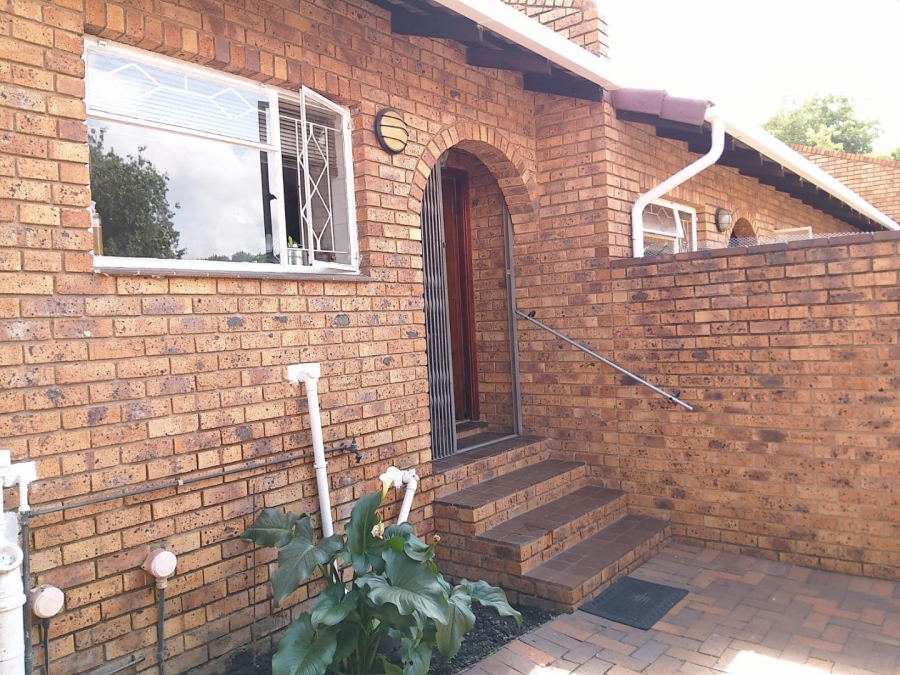2 Bedroom Property for Sale in Ridgeway Gauteng