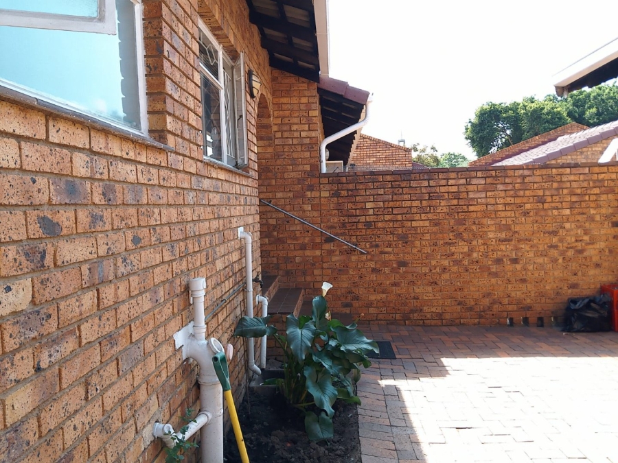 2 Bedroom Property for Sale in Ridgeway Gauteng