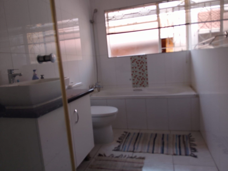 2 Bedroom Property for Sale in Ridgeway Gauteng