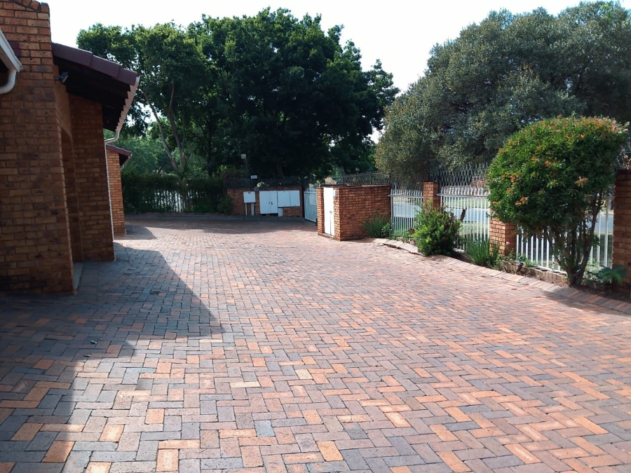 2 Bedroom Property for Sale in Ridgeway Gauteng