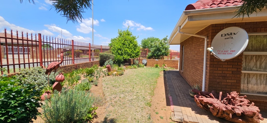 3 Bedroom Property for Sale in Ferryvale Gauteng