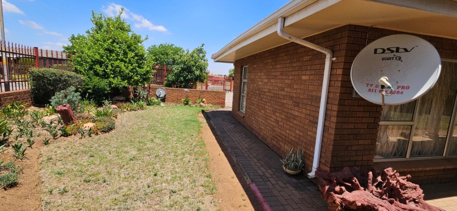 3 Bedroom Property for Sale in Ferryvale Gauteng
