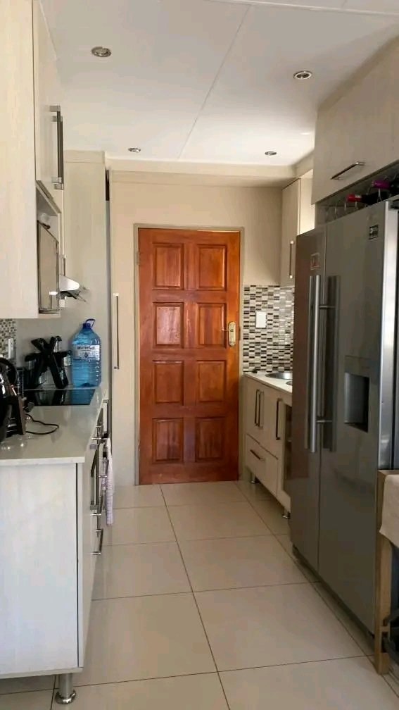 3 Bedroom Property for Sale in Rosslyn Gauteng