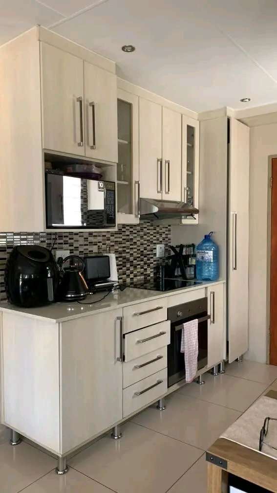 3 Bedroom Property for Sale in Rosslyn Gauteng