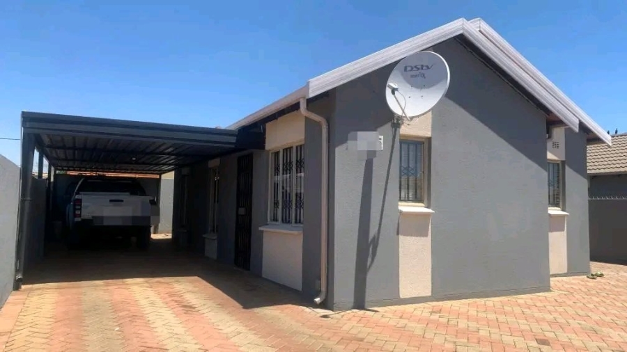 3 Bedroom Property for Sale in Rosslyn Gauteng
