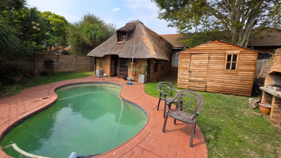 2 Bedroom Property for Sale in Doornpoort Gauteng