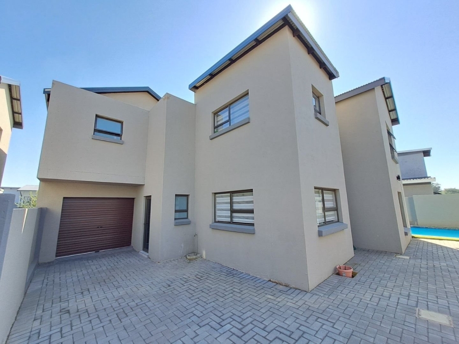 4 Bedroom Property for Sale in Zambezi Manor Lifestyle Estate Gauteng