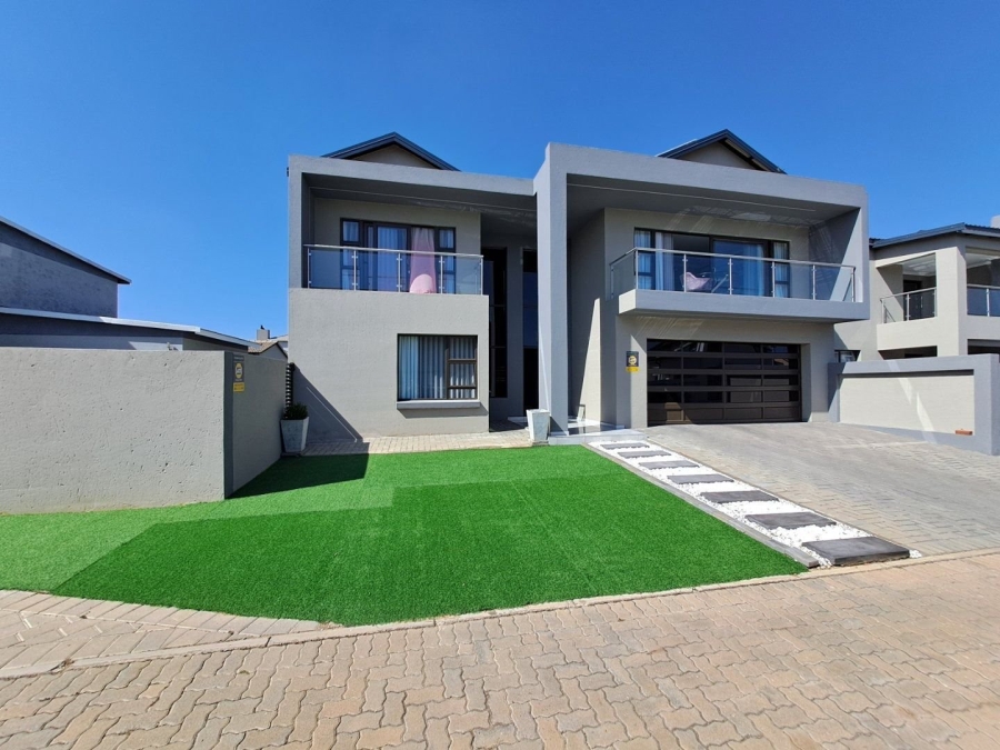 4 Bedroom Property for Sale in Zambezi Manor Lifestyle Estate Gauteng