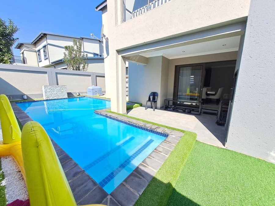 4 Bedroom Property for Sale in Zambezi Manor Lifestyle Estate Gauteng