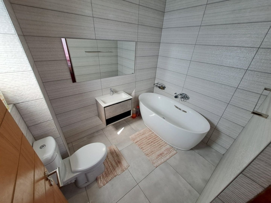 4 Bedroom Property for Sale in Zambezi Manor Lifestyle Estate Gauteng