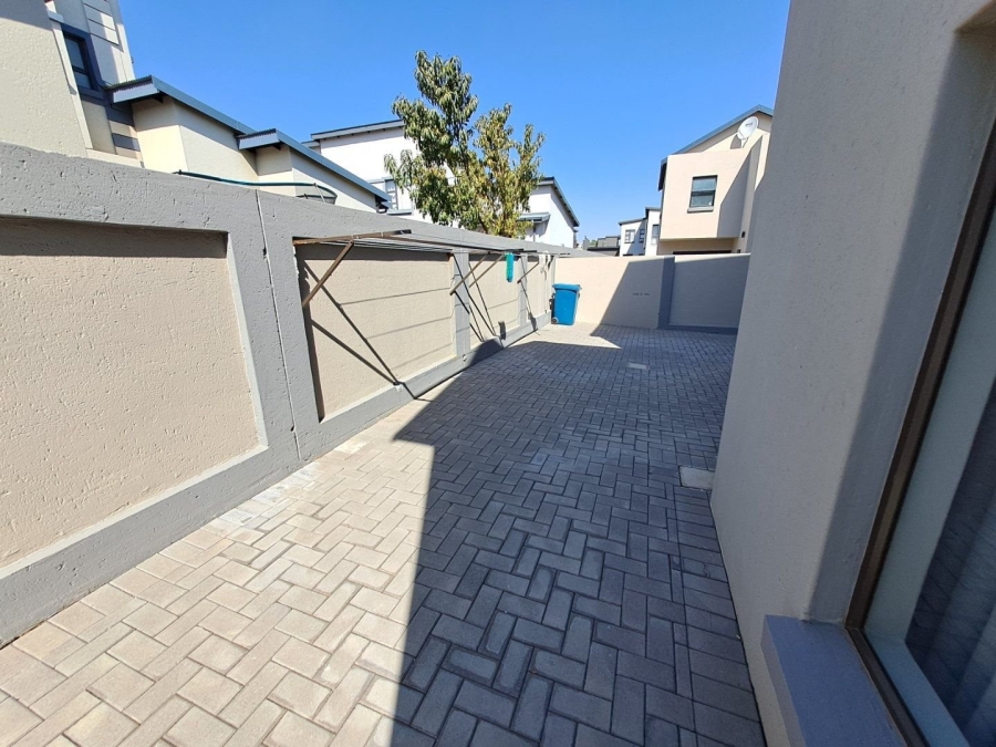 4 Bedroom Property for Sale in Zambezi Manor Lifestyle Estate Gauteng