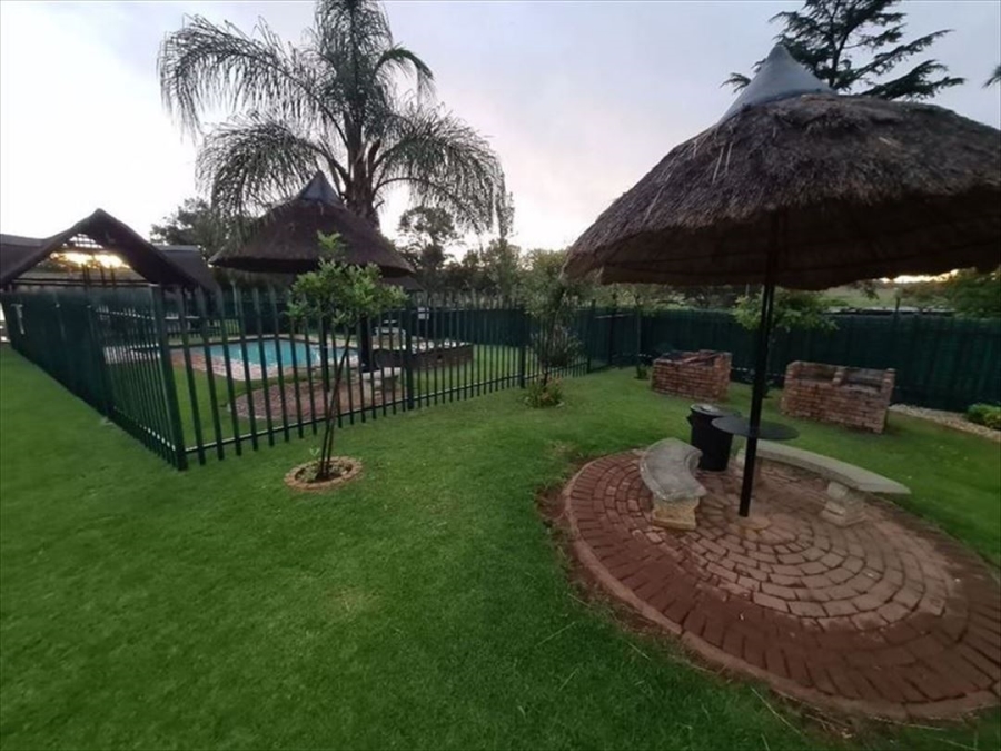 1 Bedroom Property for Sale in Glen Marais Gauteng