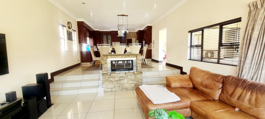 4 Bedroom Property for Sale in Blue Valley Golf Estate Gauteng