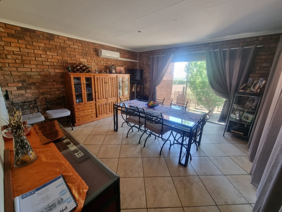 3 Bedroom Property for Sale in Vaaloewer Gauteng