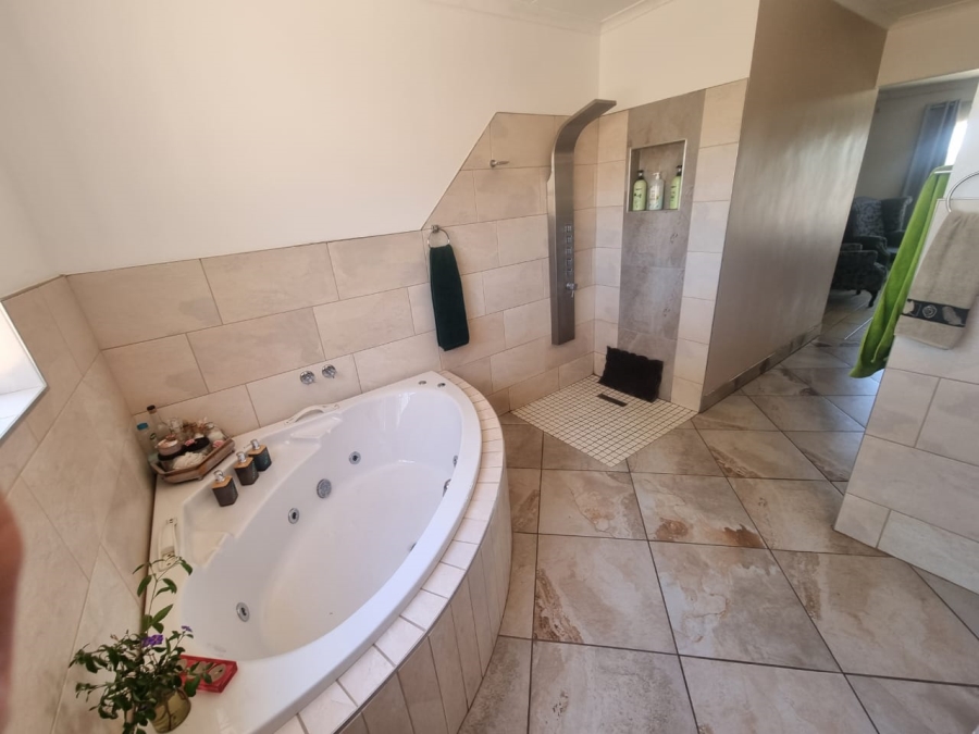 3 Bedroom Property for Sale in Vaaloewer Gauteng