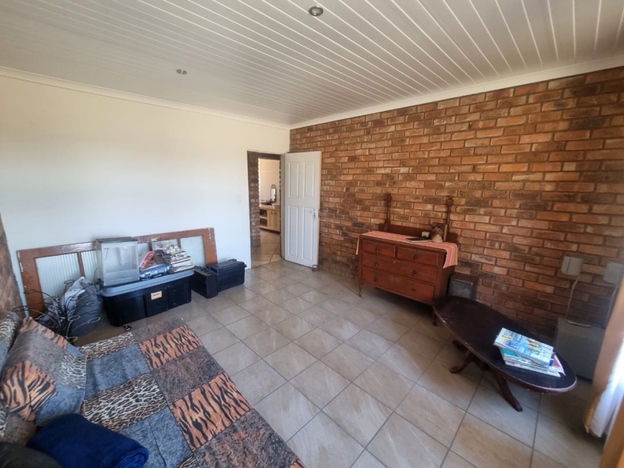 3 Bedroom Property for Sale in Vaaloewer Gauteng