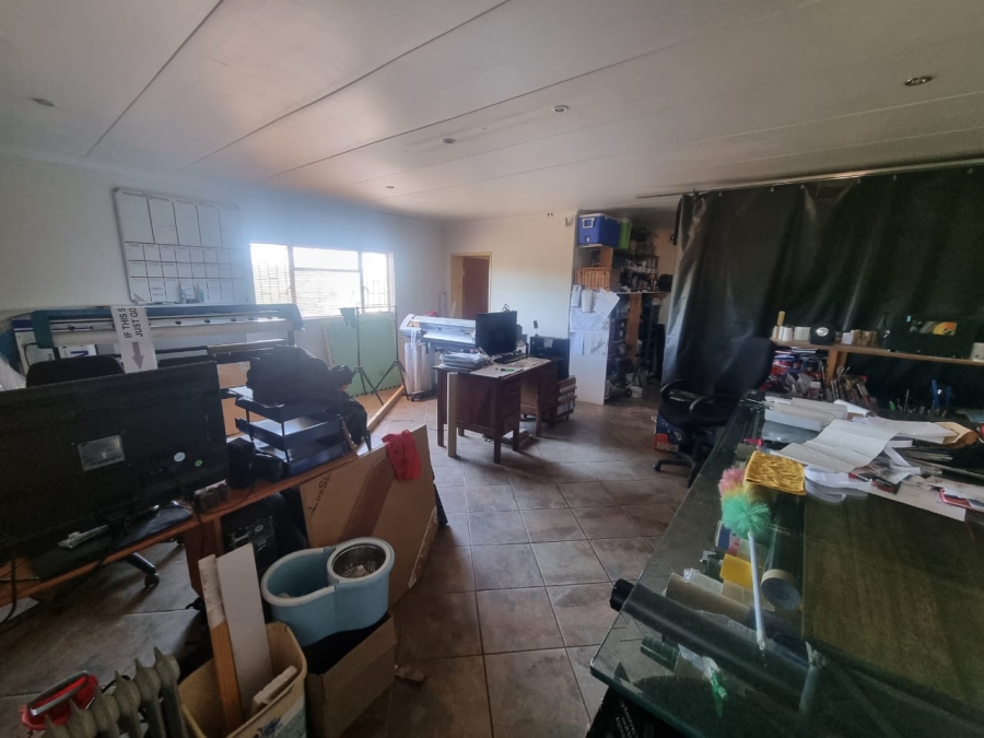 3 Bedroom Property for Sale in Vaaloewer Gauteng