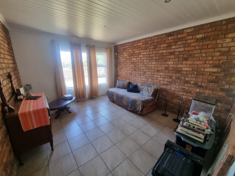 3 Bedroom Property for Sale in Vaaloewer Gauteng