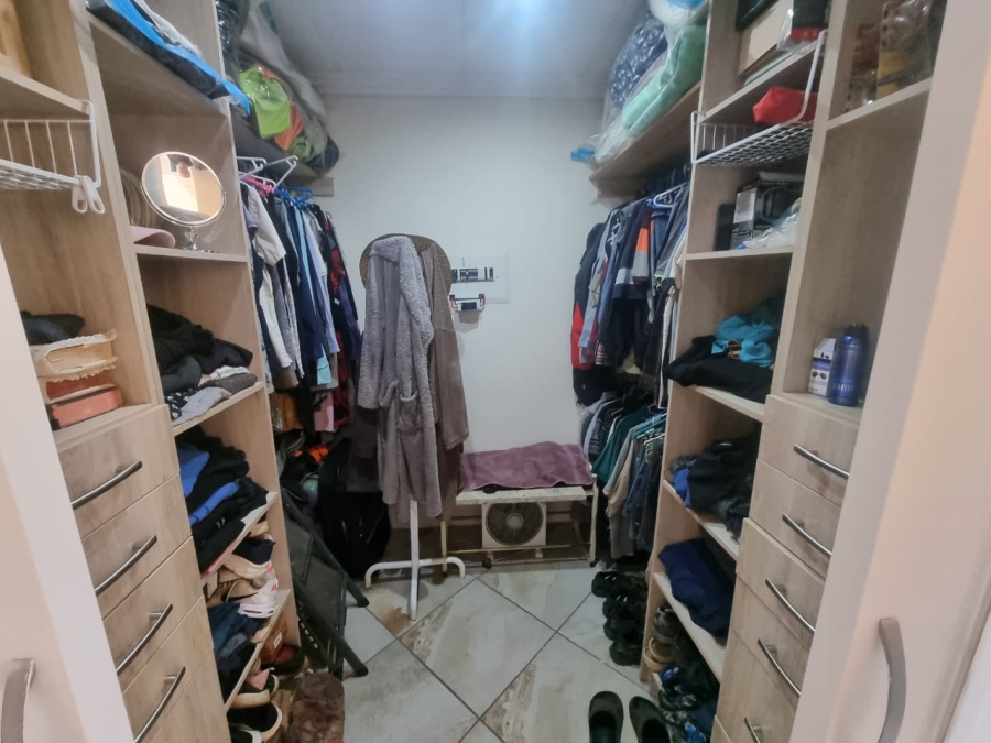 3 Bedroom Property for Sale in Vaaloewer Gauteng