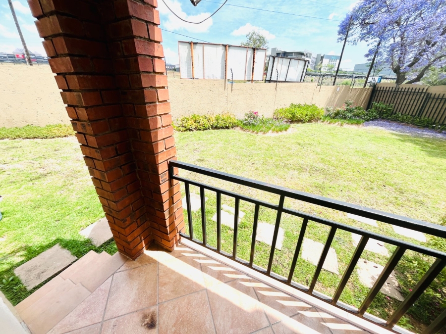 2 Bedroom Property for Sale in Buccleuch Gauteng