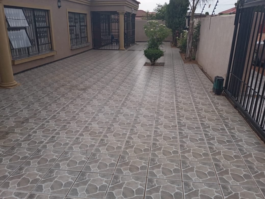 3 Bedroom Property for Sale in Soshanguve JJ Gauteng