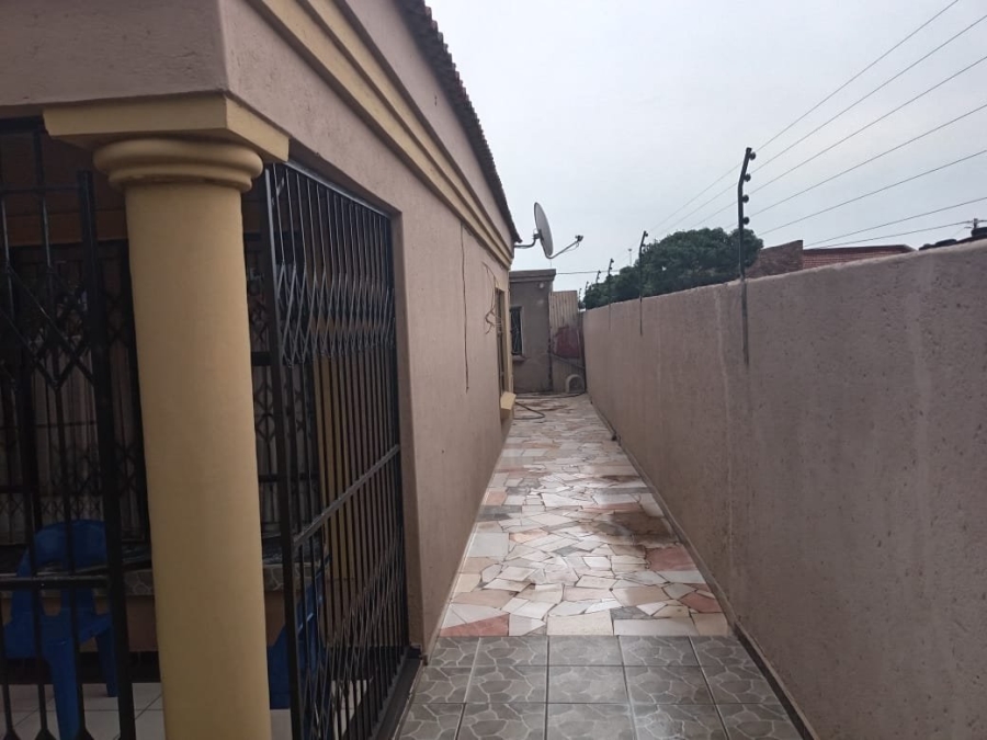 3 Bedroom Property for Sale in Soshanguve JJ Gauteng